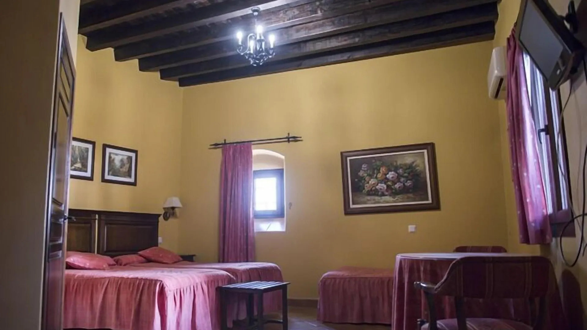 Casa Grande De El Burgo Hotel